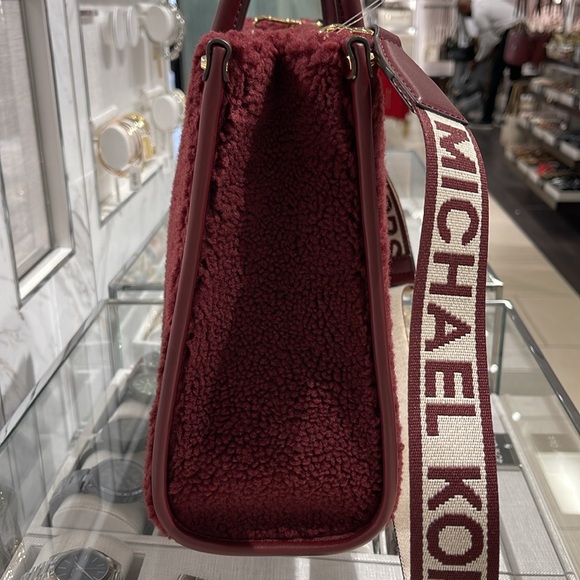 Michael Kors Medium SHEARLING MIRELLA Tote
Shoulder Bag 
Oxblood 
NWT - Picture 7 of 16